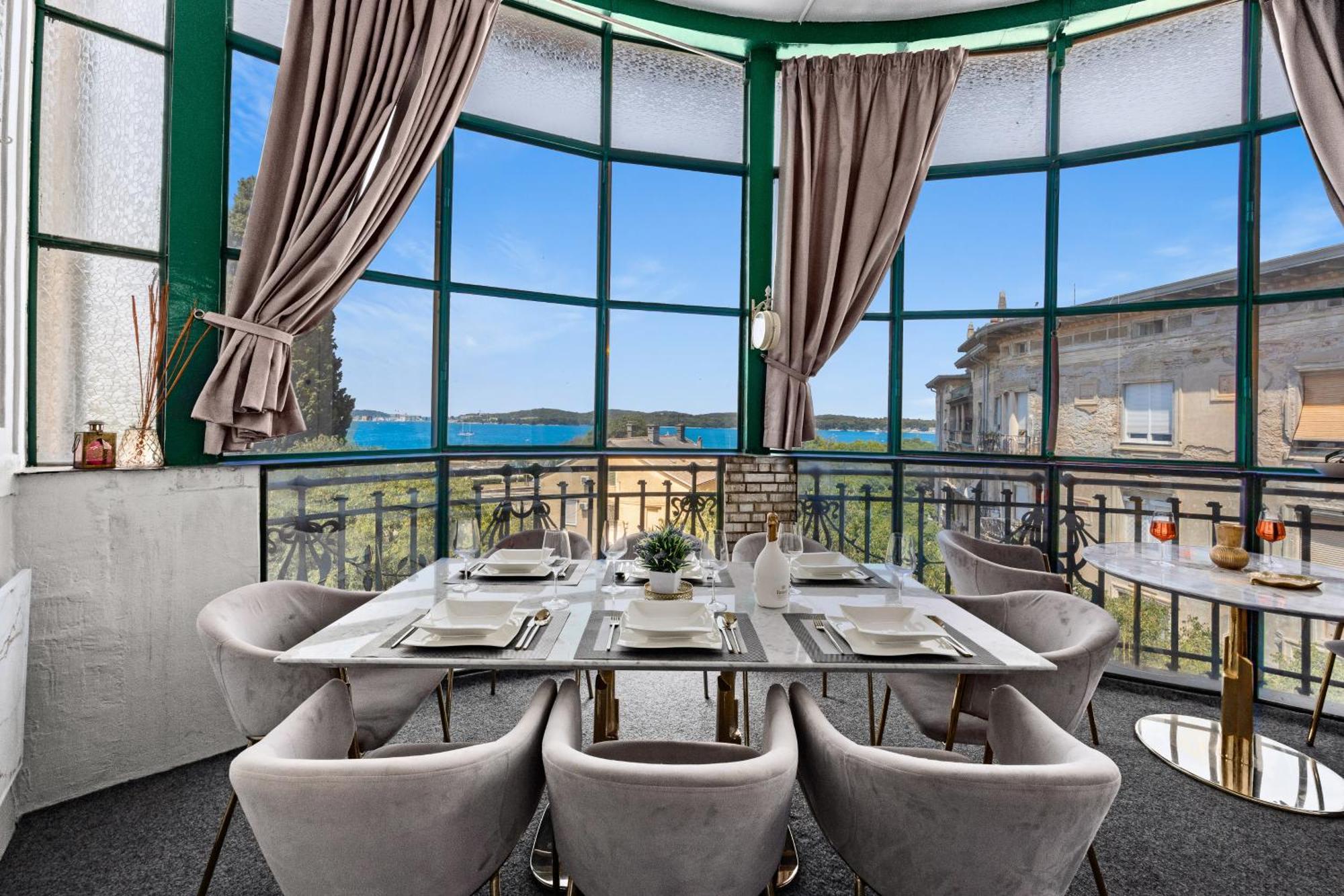 Villa Muenz Luxurious Residence Pula Buitenkant foto